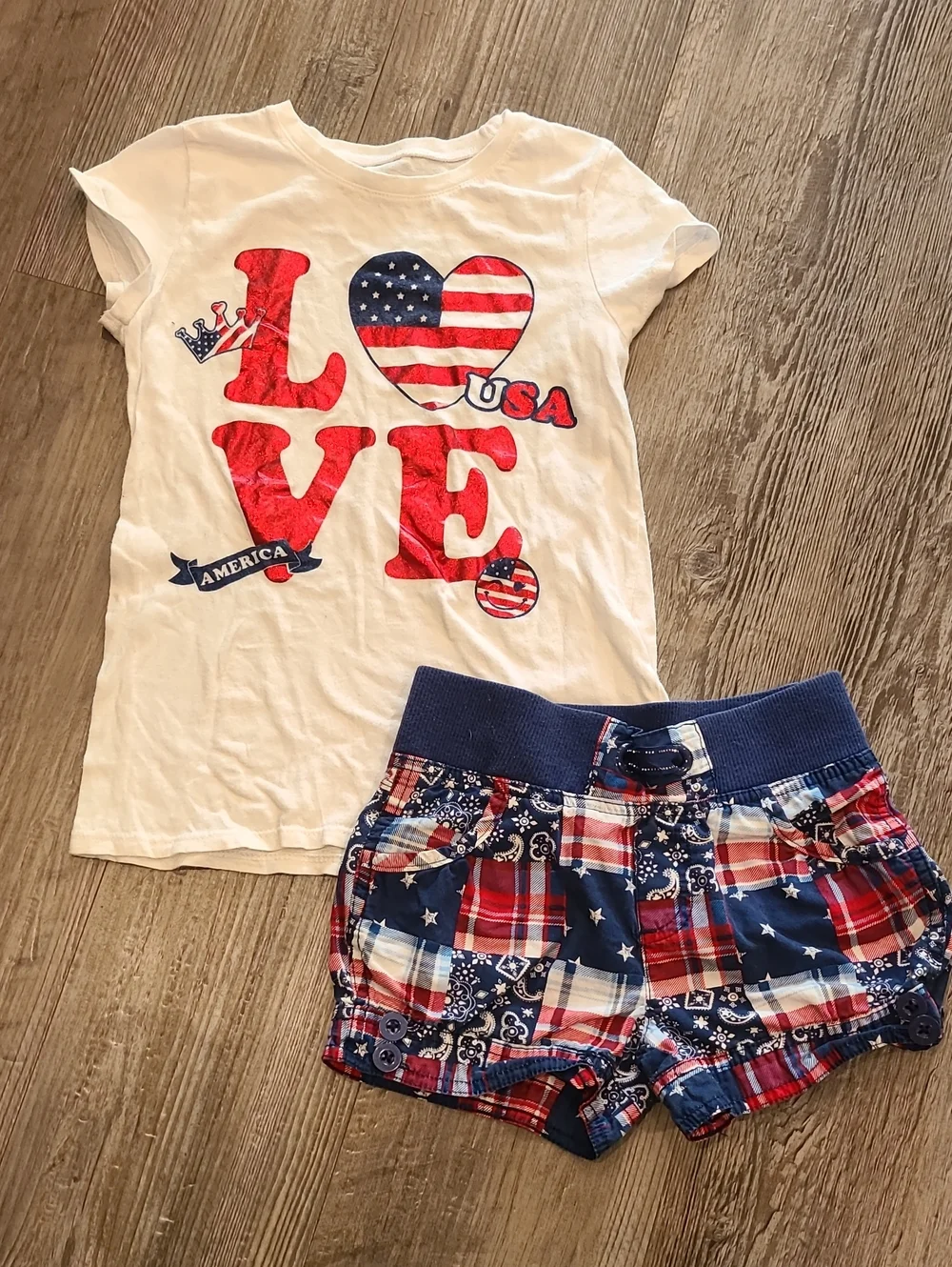 Kids White 'Love USA' T-Shirt with Red & Blue Plaid Shorts Sizs Medium 7/8